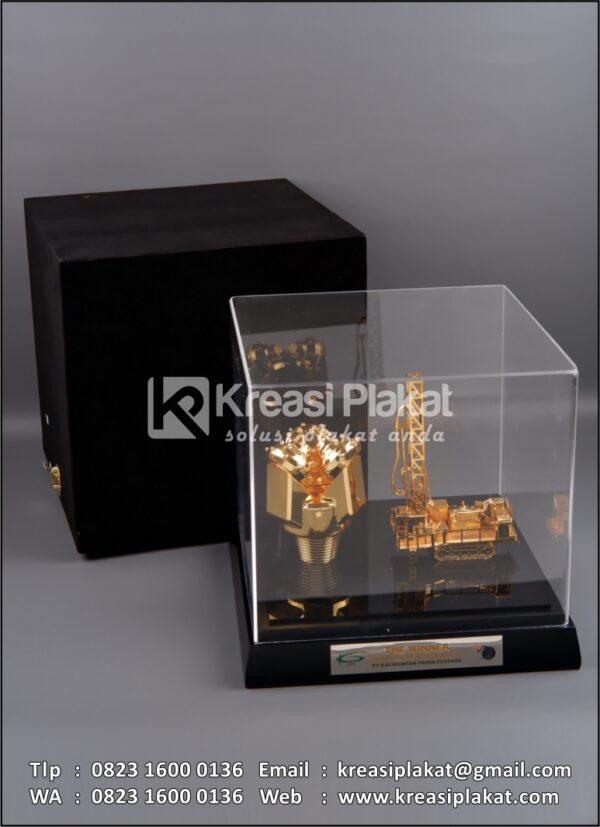 Box Souvenir Miniatur Drilling & Blasting Award 2021