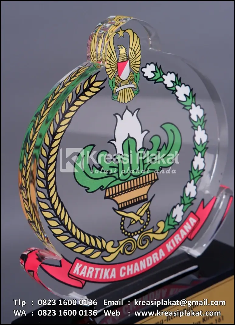 Detail Plakat Akrilik Kenang-Kenangan Kartika Chandra Kirana