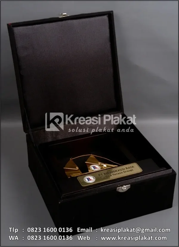 Box Plakat Logam Kapal Pinisi PT Biringkassi Raya
