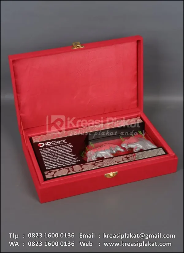Box Plakat Logam Bull & Bear IDClear