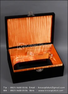 Box PA169 Plakat Akrilik Kombinasi Logam LNG Golf