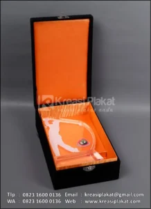 Box PA171 Plakat Akrilik Siluet LNG Golf Bontang